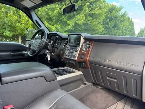 Used 2015 Ford F250 Lariat w/ Lariat Ultimate Package AWD/4WD image 30