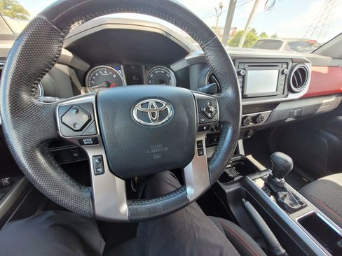 Used 2019 Toyota Tacoma 4x4 Double Cab image 34