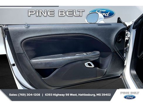 Used 2022 Dodge Challenger SXT RWD image 17