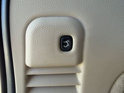 Used 2015 Jeep Grand Cherokee Overland image 11