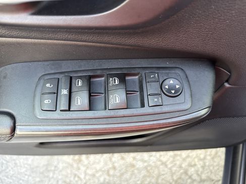 Used 2015 Jeep Cherokee Limited AWD/4WD image 9