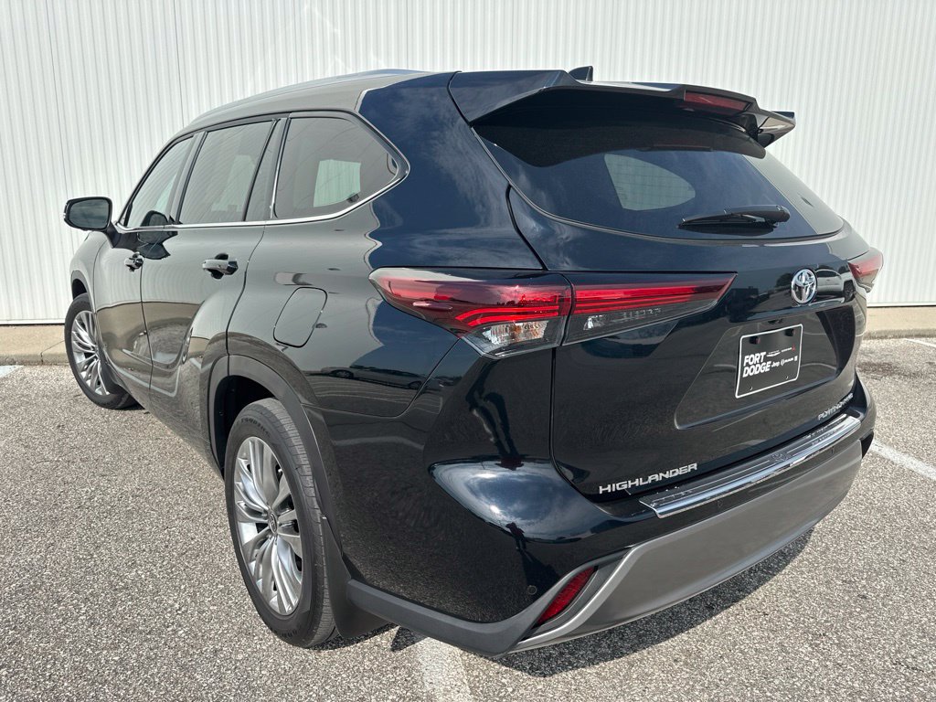 Used 2024 Toyota Highlander Platinum AWD/4WD image 5