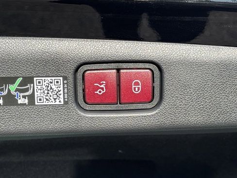 New 2026 Mercedes-Benz E 350 4MATIC Sedan image 23