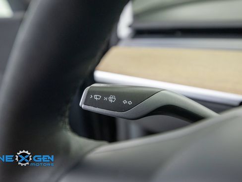 Used 2022 Tesla Model Y Long Range AWD/4WD image 16