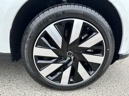 New 2025 Volvo EX90 Plus image 17