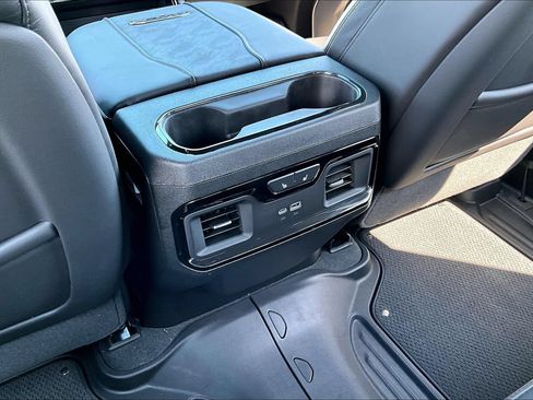 Used 2025 GMC Sierra 2500 AT4X AWD/4WD image 25