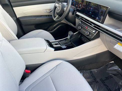 New 2026 Hyundai Tucson SE image 16