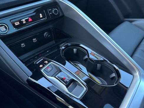 New 2025 Audi Q5 Premium Plus image 19