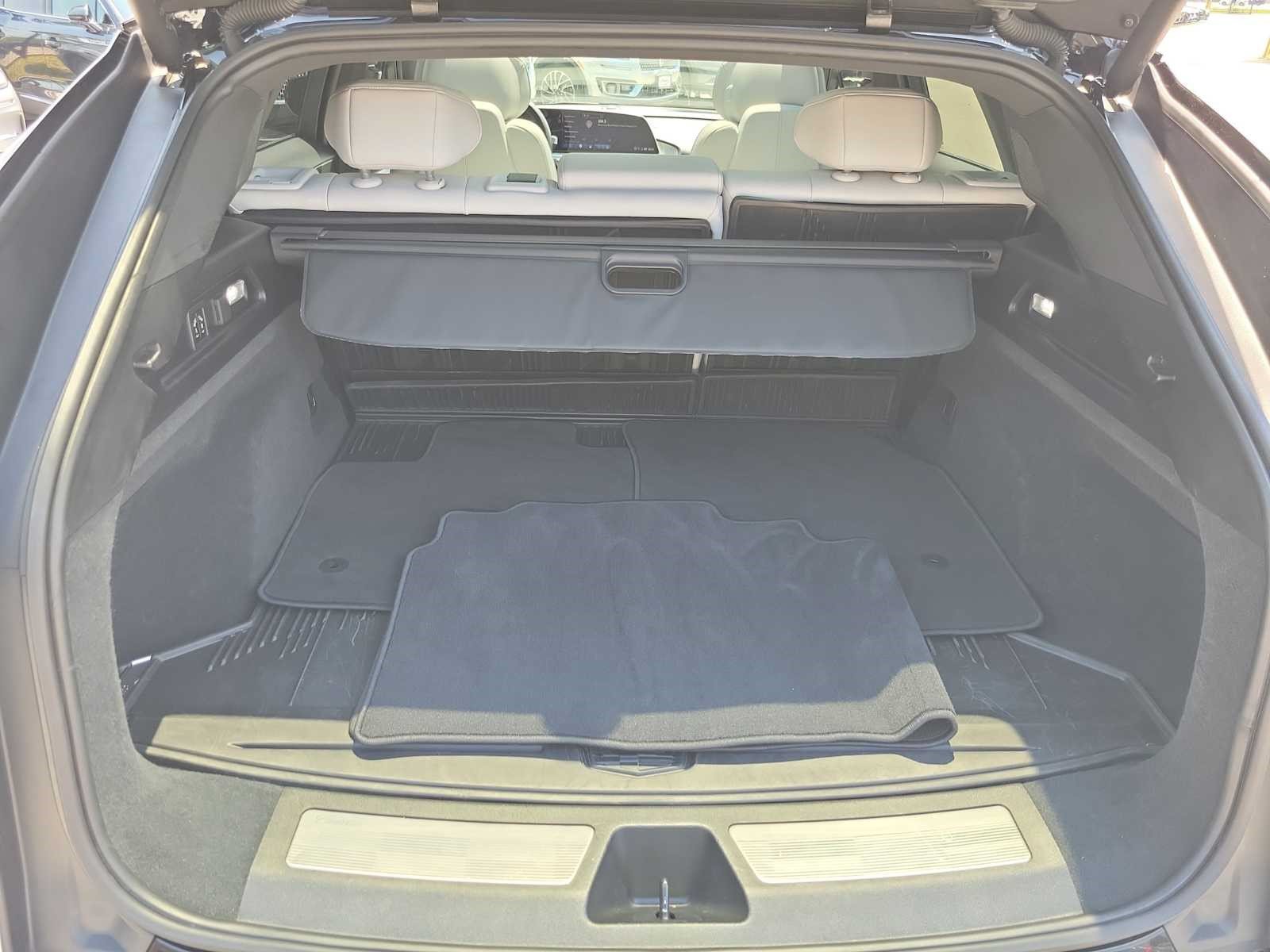 Used 2024 Cadillac Lyriq Sport RWD image 6