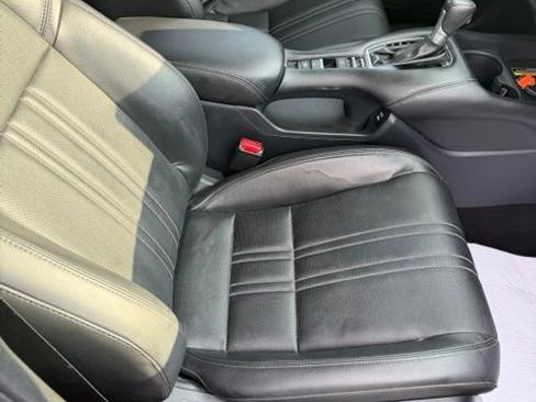 Used 2025 Honda HR-V EX-L image 8