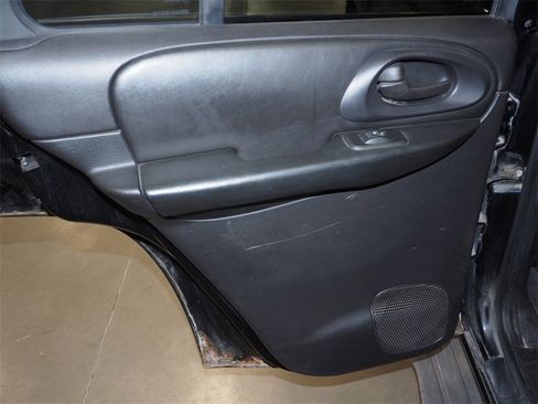 Used 2008 Chevrolet TrailBlazer LT w/ Sun And 6-Disc Cd Package image 12