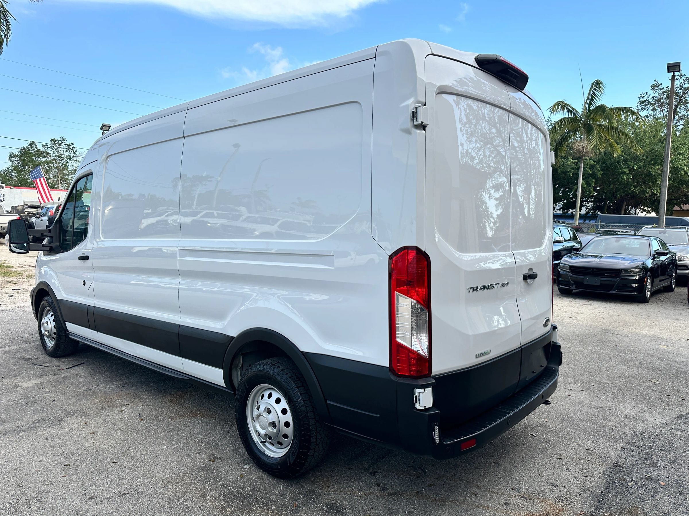 Used 2022 Ford Transit 350 Medium Roof w/ Upfitter Package RWD image 4