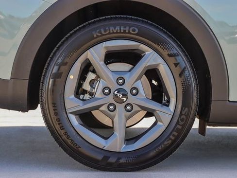 Used 2025 Kia K4 LXS image 10