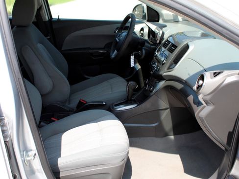 Used 2014 Chevrolet Sonic LT image 14