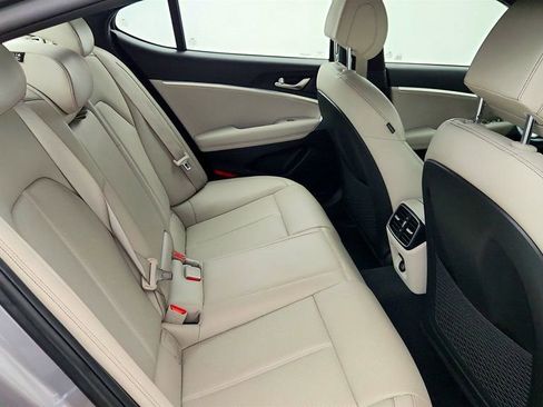 Used 2023 Genesis G70 2.0T image 22