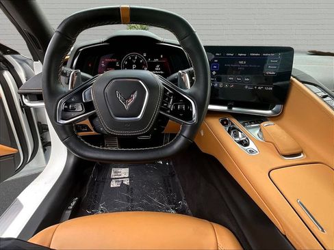 Used 2023 Chevrolet Corvette Stingray Premium Conv w/ Z51 Performance Package RWD image 7