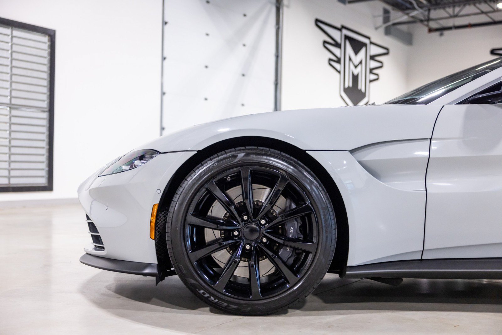 Used 2023 Aston Martin V8 Vantage Coupe RWD image 17
