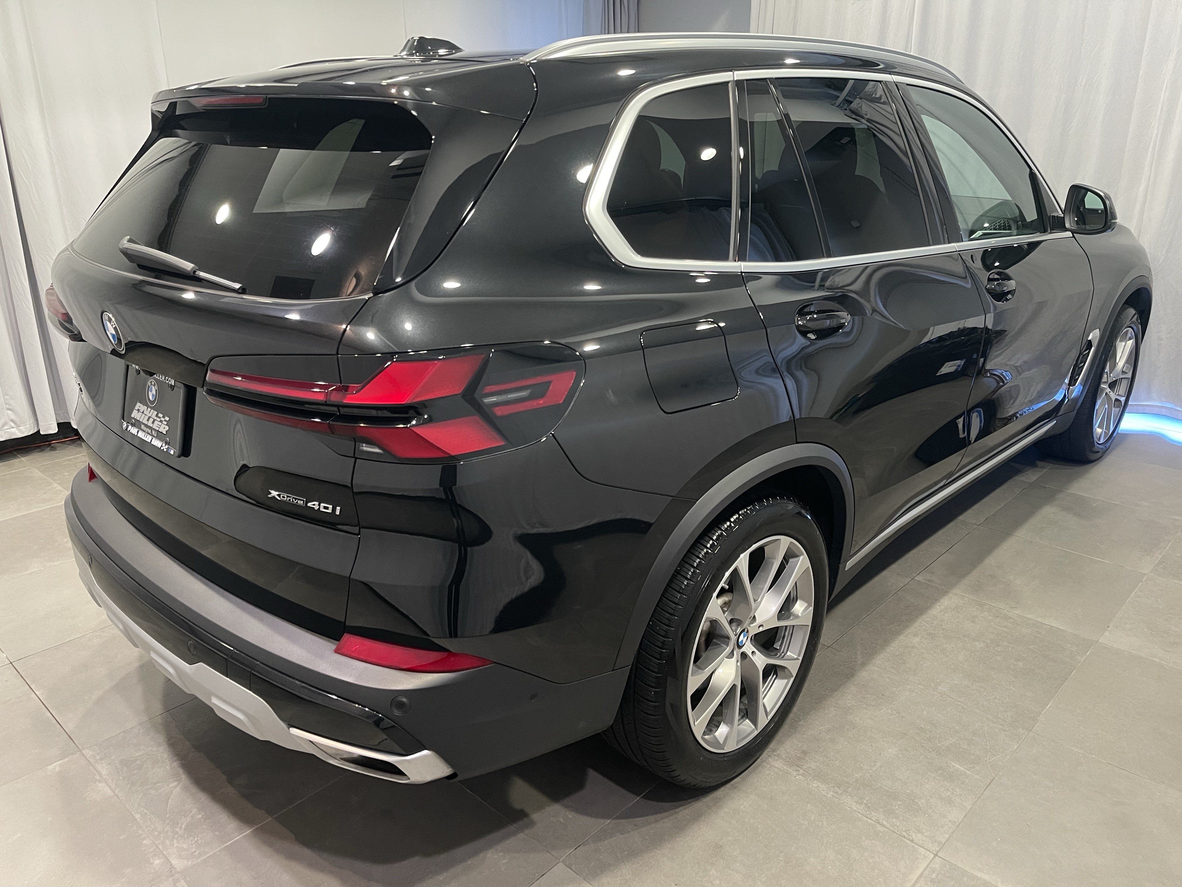 Certified 2024 BMW X5 xDrive40i w/ Parking Assistance Package AWD/4WD image 6