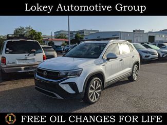 Used 2023 Volkswagen Taos SE w/ Panoramic Sunroof Package video 1