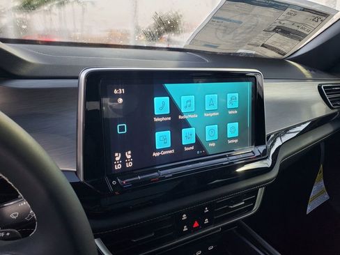 New 2026 Volkswagen Atlas Cross Sport SE image 8