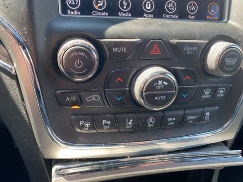 Used 2018 Jeep Grand Cherokee Overland image 31