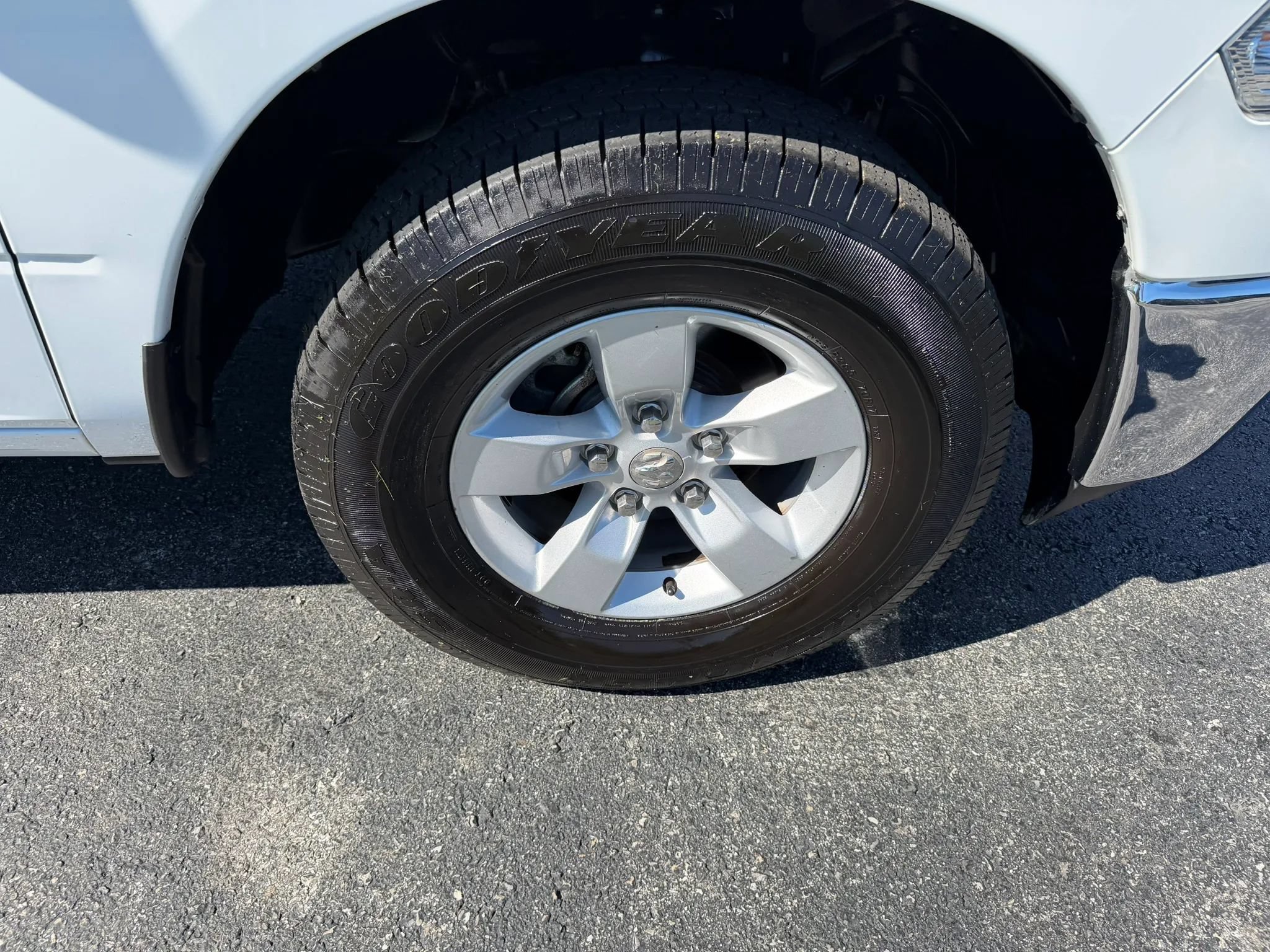 Used 2022 RAM 1500 Classic SLT AWD/4WD image 44
