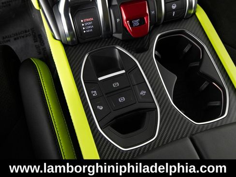 Used 2022 Lamborghini Urus AWD/4WD image 28