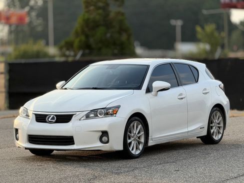 Used 2013 Lexus CT 200h w/ Premium Pkg w/Backup Camera FWD image 6