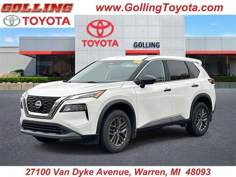 Used 2023 Nissan Rogue S image 1