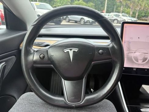 Used 2018 Tesla Model 3 Mid Range RWD image 15