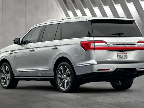 Used 2019 Lincoln Navigator Reserve image 6