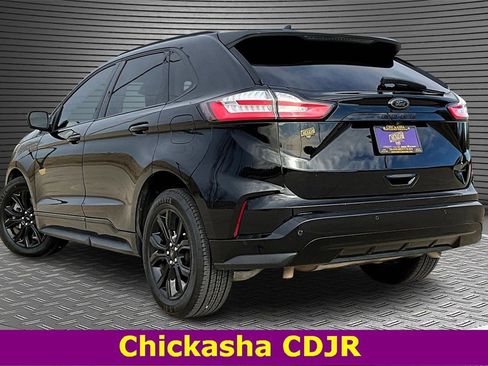 Used 2023 Ford Edge SE w/ Black Appearance Package image 4