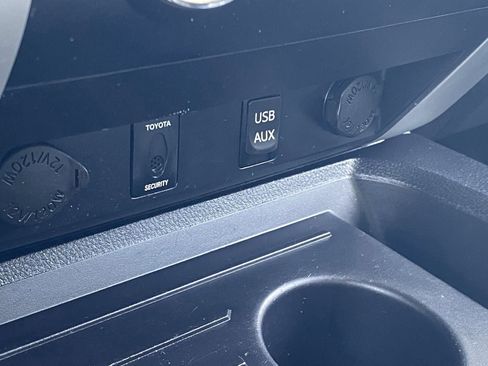 Used 2014 Toyota Tundra Limited image 30