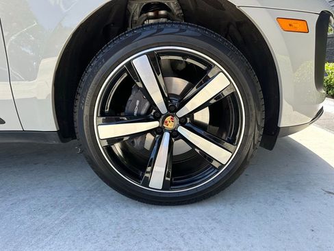 Certified 2026 Porsche Macan image 15
