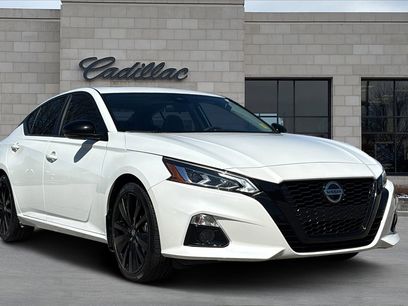 Used 2022 Nissan Altima 2.5 SR w/ Midnight Edition Package