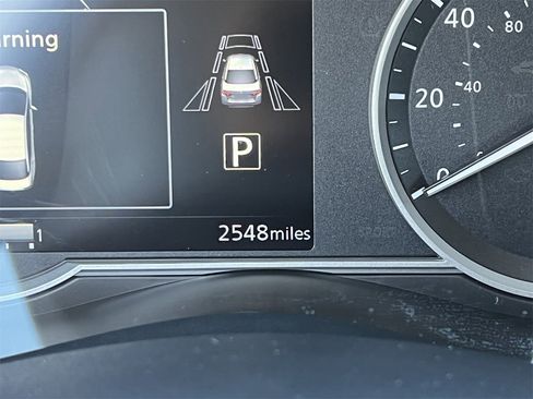 Certified 2025 Nissan Versa SR w/ Trunk Package image 13