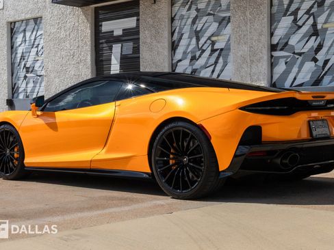 Used 2023 McLaren GT image 10