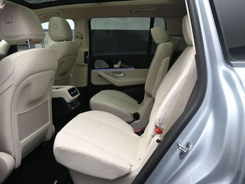 Used 2026 Mercedes-Benz GLS 450 4MATIC image 21