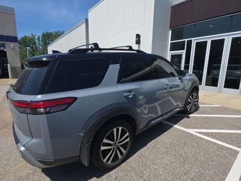 Used 2024 Nissan Pathfinder Platinum w/ Cargo Package AWD/4WD image 6