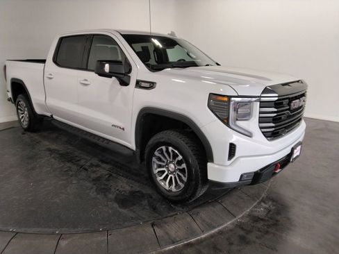 Used 2022 GMC Sierra 1500 AT4 image 4