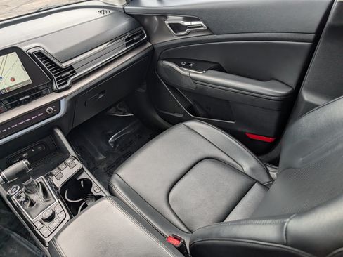 Certified 2023 Kia Sportage EX AWD/4WD image 11