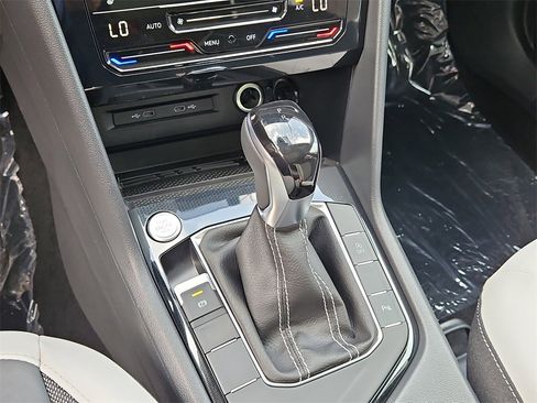 New 2025 Volkswagen Taos SE image 12