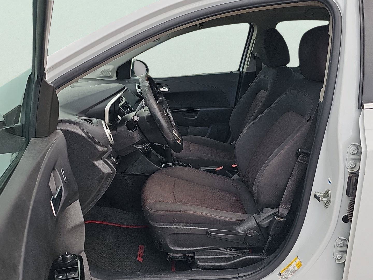 Used 2020 Chevrolet Sonic LT w/ RS Package FWD image 12