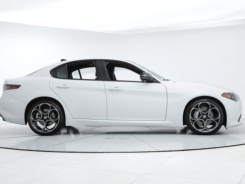 New 2025 Alfa Romeo Giulia w/ Driving Assist Package RWD image 6