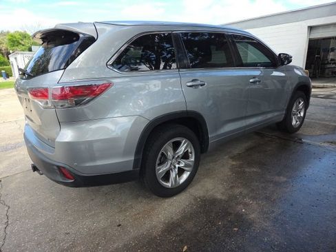 Used 2014 Toyota Highlander Limited FWD image 3