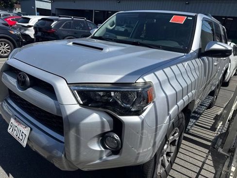 Used 2015 Toyota 4Runner Trail AWD/4WD image 2
