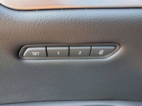 Used 2023 Cadillac XT5 Premium Luxury w/ Technology Package AWD/4WD image 15