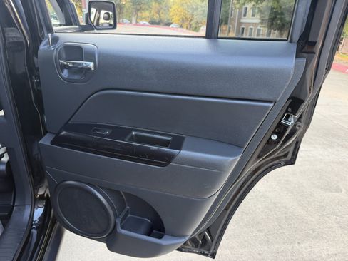 Used 2016 Jeep Patriot Sport w/ Power Value Group FWD image 12