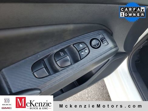 Used 2025 Nissan Altima 2.5 SV FWD image 9