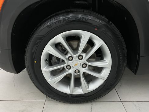 Used 2024 Chevrolet TrailBlazer LS FWD image 43